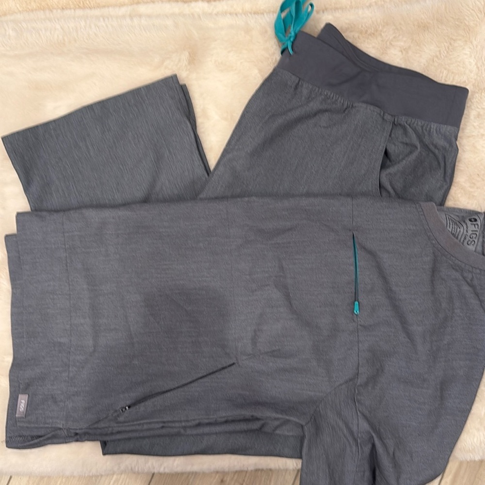 Figs Uniform! Medium Tops and XL Bottoms